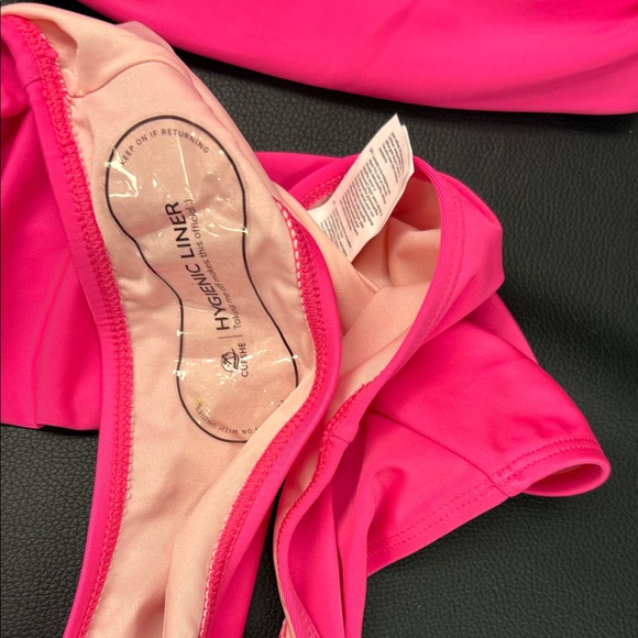 Cupshe Pink Ruffle Bikini Set - Picture 5 of 8